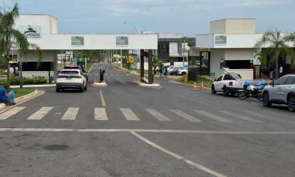 Terreno em condomínio fechado à venda na Alameda da Fe, Jardim Imperial, Cuiabá por R$ 370.000