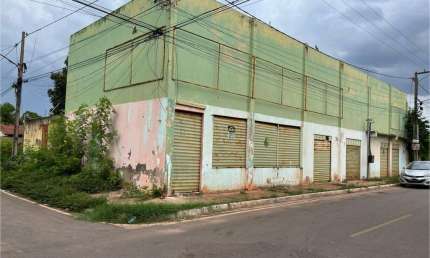Barracão / Galpão / Depósito à venda na Papa João Paulo I I, 36, Parque do Lago, Várzea Grande por R$ 300.000