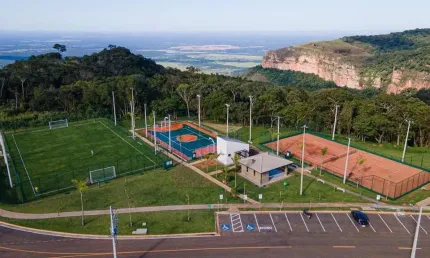 Terreno em condomínio fechado à venda na Rua Vinte e Seis, Bom Clima, Chapada dos Guimarães por R$ 575.000