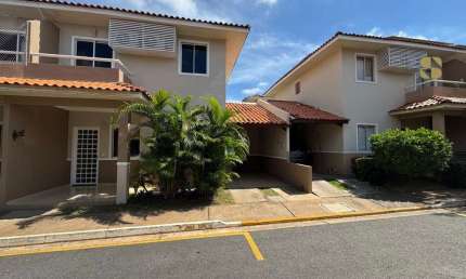 Casa em condomínio fechado com 3 quartos à venda na Rua Clarindo Epifânio da Silva, 1015, Despraiado, Cuiabá por R$ 790.000