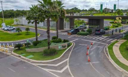 Terreno em condomínio fechado à venda na Avenida dos Florais, 33, Ribeirão do Lipa, Cuiabá por R$ 1.992.500