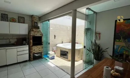 Casa em condomínio fechado com 3 quartos à venda na Avenida das Palmeiras, 546, Jardim Imperial, Cuiabá por R$ 550.000