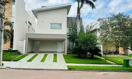 Casa em condomínio fechado com 4 quartos à venda na Avenida das Palmeiras, 1, Jardim Imperial, Cuiabá por R$ 2.400.000
