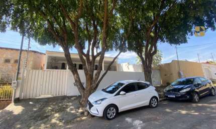 Casa com 3 quartos à venda na Tietê, 14, Jardim Paulista, Cuiabá por R$ 800.000