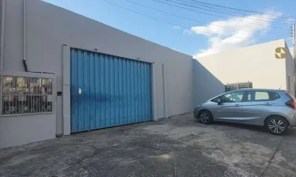 Barracão / Galpão / Depósito para alugar na Poxoréu, 36, Alvorada, Cuiabá por R$ 2.600