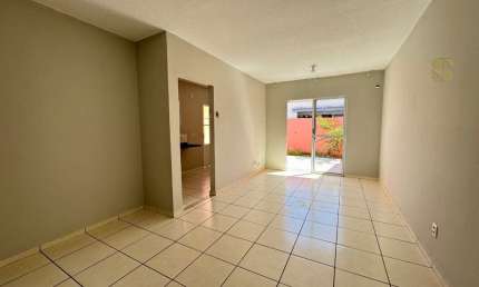 Casa em condomínio fechado com 3 quartos para alugar na Aleixo Ramos da Conceição, s/n, 888, Centro, Várzea Grande por R$ 2.100