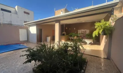 Casa com 3 quartos para alugar na Doze, Quadra 10, 24, Parque Residencial das Nações Indígenas, Cuiabá por R$ 4.000