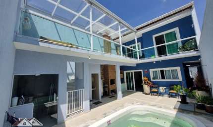 Sobrado novo de 4 dormitórios, piscina e 3 vagas no Jardim dos Abreus !