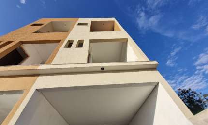 Sobrado novo de 3 dormitórios e 2 vagas no Jardim dos Abreus!