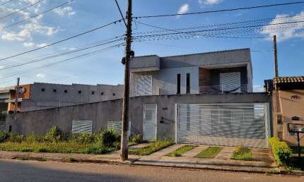 Lindo Sobrado de 4 dormitórios na região central de Caieiras !