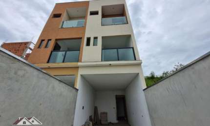 Lindo sobrado novo de 3 dormitórios e 2 vagas em Laranjeiras !