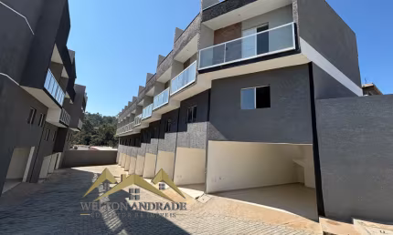 Sobrados novos dentro condomínio Residencial Santo Antônio