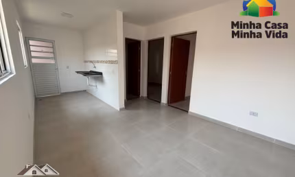 Linda casa terrea a venda de 2 dormitórios no Jardim Alegria !