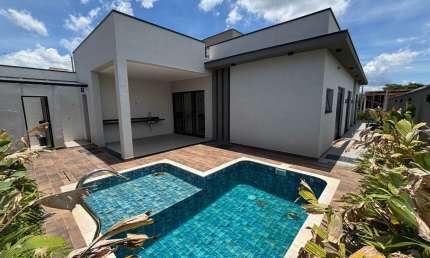 Casa alto padrão dentro do Nova Caieiras com 3 suítes e 6 vagas !