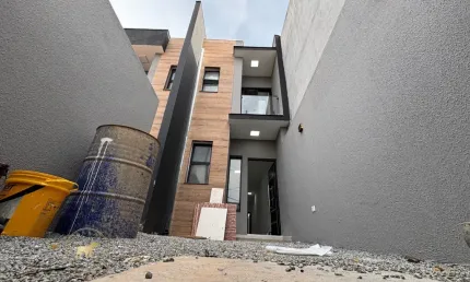 Lindíssimo sobrado localizado no bairro Residencial Santo Antônio em Franco da Rocha-SP
