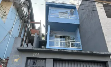 Sobrado à venda com 3 dormitórios e 2 vagas em laranjeiras - caieiras