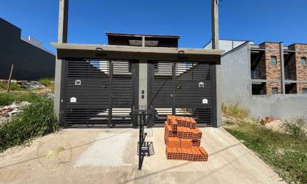 Lindíssimo sobrado localizado no bairro Residencial Santo Antônio em Franco da Rocha-SP