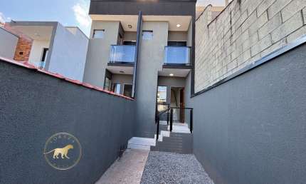 Sobrado com 2 dormitórios e 1 vaga de garagem no  Residencial Santo Antônio