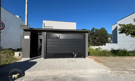 Lindo Sobrado Alto Padrão  com 3 dormitórios e 6 vagas de garagem