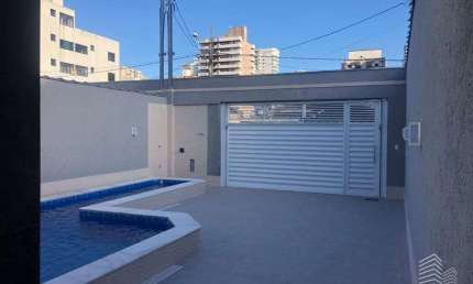 Casa dos Sonhos com 3 Suítes, Piscina e Churrasqueira! Seu Paraíso Pessoal!