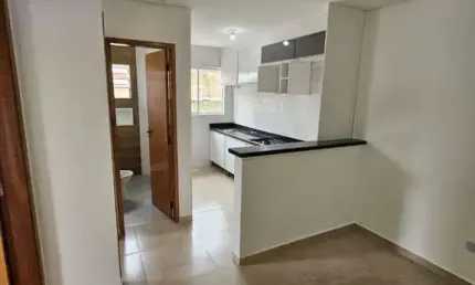 Seu lar perfeito em bairro tranquilo: 2 dormitórios, churrasqueira e conforto!