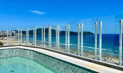 Pé na Areia 2 Dormitórios Vista Pro Mar Lazer na Cobertura Piscina Panorâmica