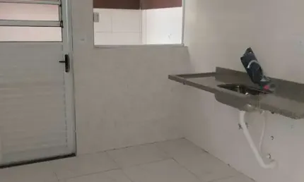 Geminada térrea com 2 dorm 1 suíte quintal privativo 1 vaga e laudo de 318 mil