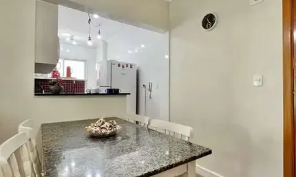 Apartamento 1 Dormitório Mobiliado 1 Vaga Vista para o Mar da Varanda e Piscina