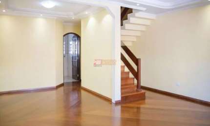 Casa com 3 quartos para alugar na Rua Raul Brandão, 183, Santa Maria, Santo André