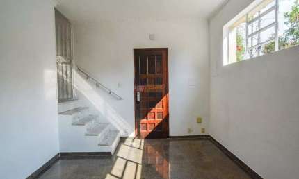 Sobrado Comercial no Bairro Vila Assunção em Santo André