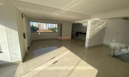 Casa com 3 quartos para alugar na Rua dos Faveiros, 228, Jardim, Santo André