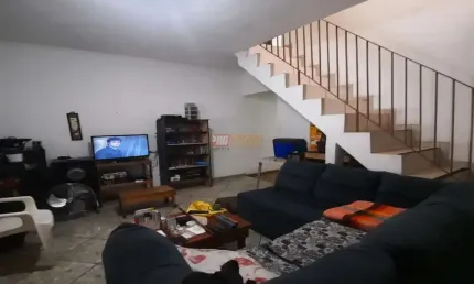 Casa com 4 quartos à venda na Frei Vicente Do Salvador, 128, Piraporinha, Diadema