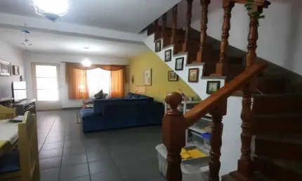 Sobrado no Bairro Jardim Santa Emília em São Paulo.
