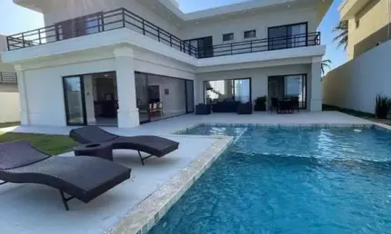 Bela Casa pé na areia 5 suites -praia de Jacuípe - Decorada - porteira fechada