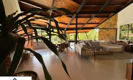 Casa moderna e Criativa a venda no Encontro das Aguas