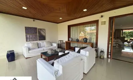 Aluguel anual ou venda Casa térrea decorada no Encontro das Águas