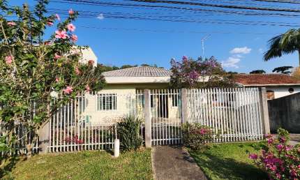 Casa com ótimo terreno no Xaxim, com 165m2 e 3 quartos