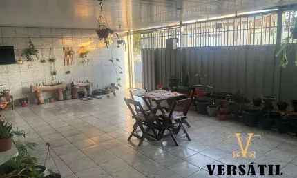 Casa para Venda em Cidade Ocidental, Centro, 3 dormitórios, 1 suíte, 1 banheiro, 3 vagas