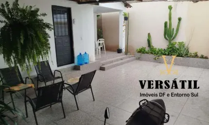 Casa para Venda em Cidade Ocidental, Centro, 3 dormitórios, 2 banheiros, 2 vagas