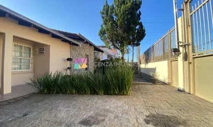 Residência averbada, 2 suítes + 1 dormitório, area total de 390 m², bairro Guanabara, Joinville SC.