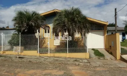 Casa 4 dormitórios sendo 2 suítes, 3 vagas de garagem