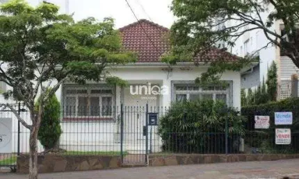 Casa ampla 03 dorm com suíte, terreno 12x60 bairro dores