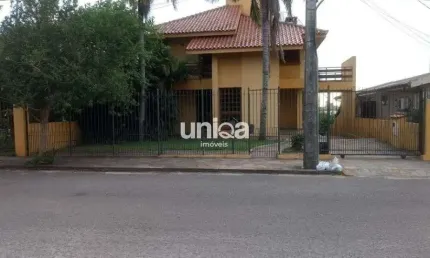 Casa 4 dormitórios (2 suítes), banheira de hidro, piscina, garagem