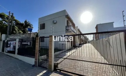 Casa á venda de 2 dormitórios em condomínio fechado