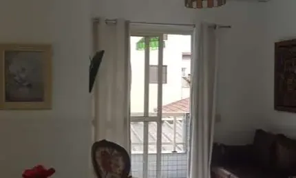 Apartamento com 2 dormitórios à 100 metros da praia grande