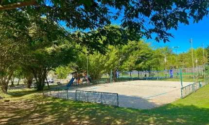 Apartamento moderno condomínio wembley tênis praia das toninhasubatuba