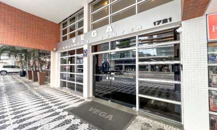 Sala comercial com 2 salas para alugar na Avenida João Gualberto, 1721, Juvevê, Curitiba