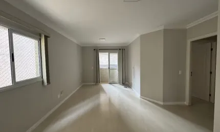 Apartamento com 3 quartos para alugar na Rua Desembargador Motta, 2012, Centro, Curitiba