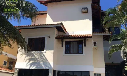 Casa Com 4 Quartos à Venda por R$ 850.000 - Itaipu - Niterói/RJ