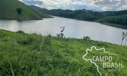 BELA FAZENDA 140 ALQUEIRES, COM 5 KM DE REPRESA E ESTRUTURA PARA GADO!